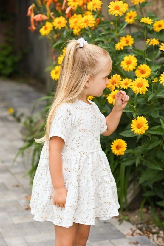 Muslina kleitiņa balta ar ziediem