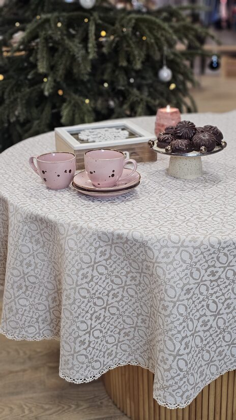 Apaļā galda lina galdauts ar rakstu un mežģīni 