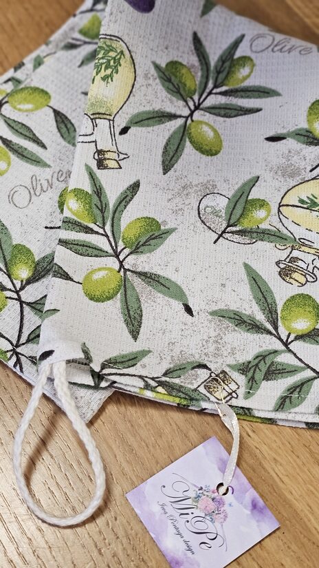 Virtuves dvielis ar olīvu rakstu