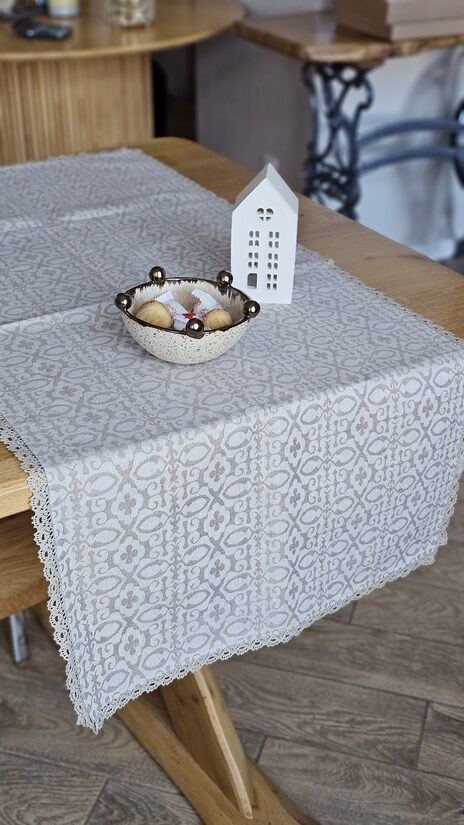 Lina galda celiņš ar mežģīni 0,50 x 1,20