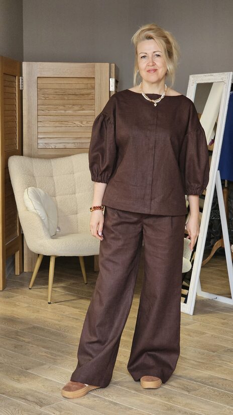 Lina kostīms tumši brūns, 38-40 izm.