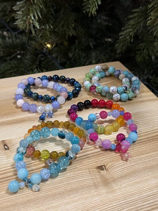 Dabīgo kristālu un akmeņu rokassprādžu meistarklase 13. februārī