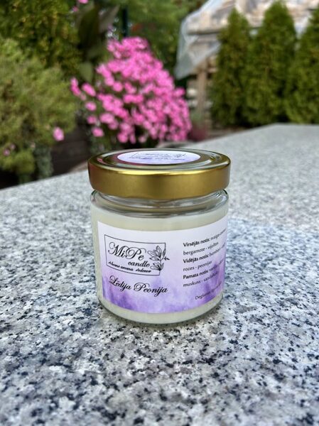 Sojas vaska svece "Lēdija Peonija" 400ml